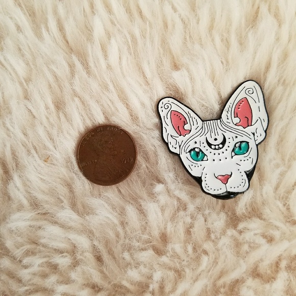 🌛Wiccan Cat Enamel Pin 🐱 - Picture 2 of 3